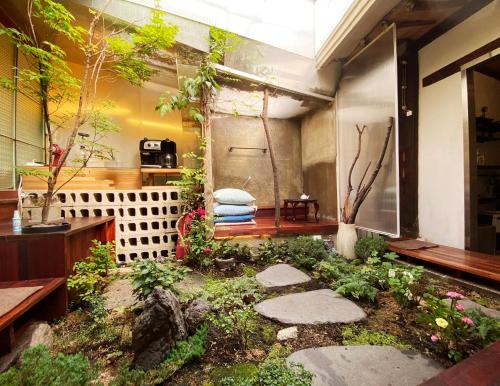 비바라비다 종로 독채 한옥 (Viva La Vida - Jongno Hanok Private House)