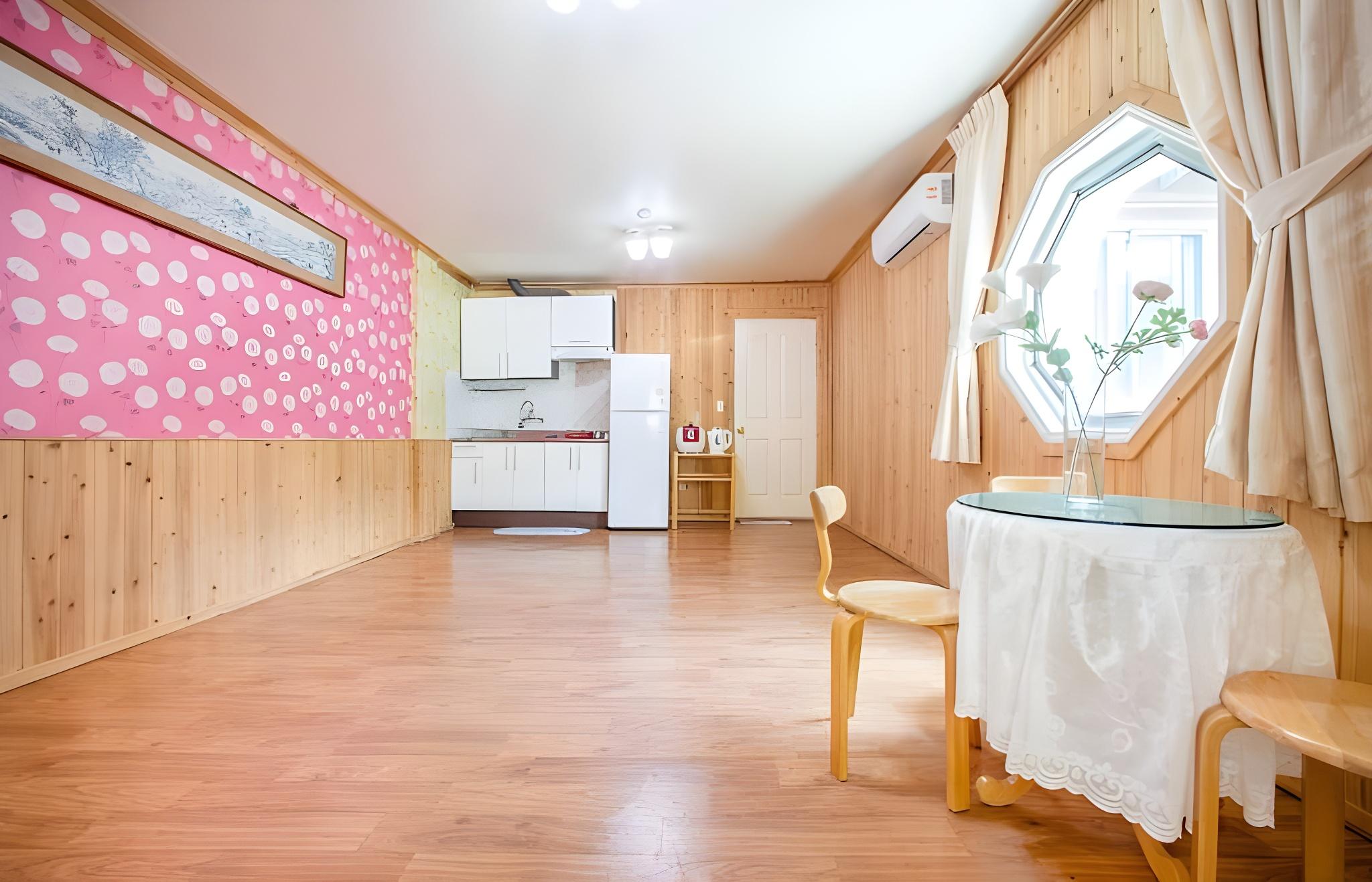 무주 덕유산펜션 (Muju Deokyusan Pension)