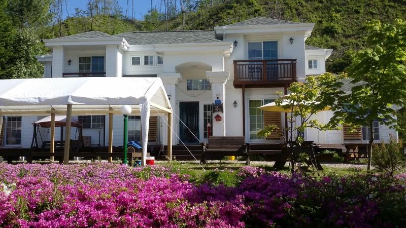평창 봉평별빛펜션(휘닉스평창 4km 5분거리) (Pyeongchang Bongpyeong Starlight Pension (Phoenix Pyeongchang 4km 5 minutes away))