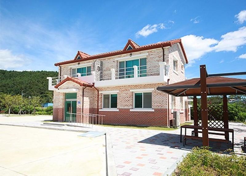 고성 송정마을 수목화 펜션 (Goseong Songjeong Village Sumokhwa Pension)