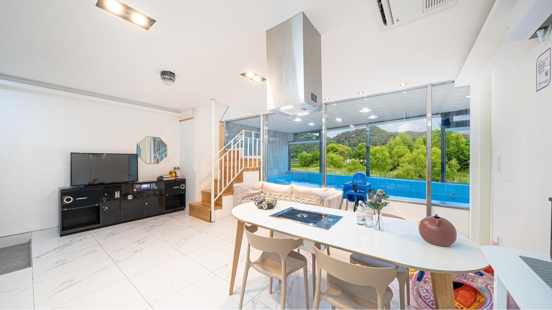 벨로시 레이크 풀빌라 (Gapyeong Belloci Lake Poolvilla)