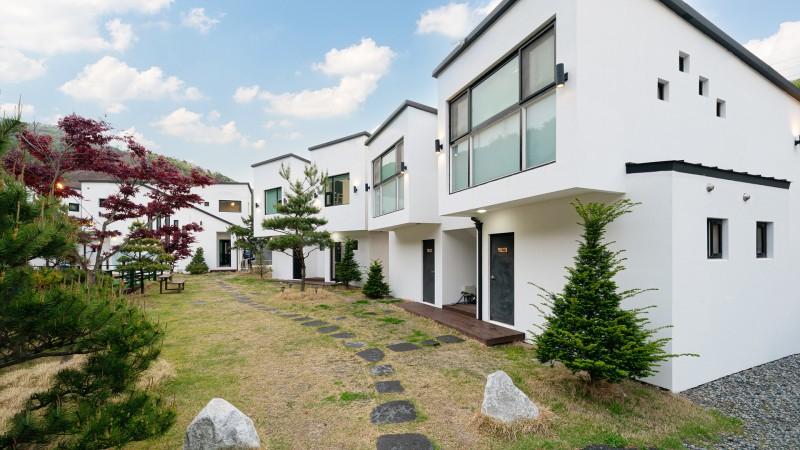 무주 더하루풀빌라 (Muju The Haru Pool Villa)