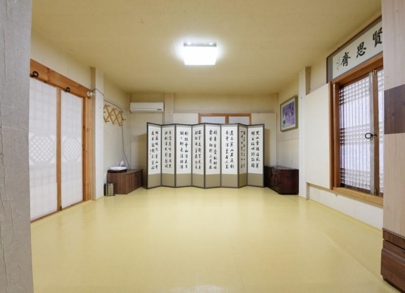 안동 군자마을한옥스테이펜션 (Andong Gunja Village Hanok Stay Pension)