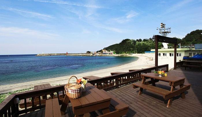 Jangho Beach Pension