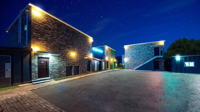 River North Pool Villa Pension