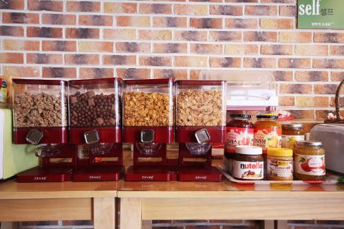 해피 큐 모텔  (Happy Q Motel)