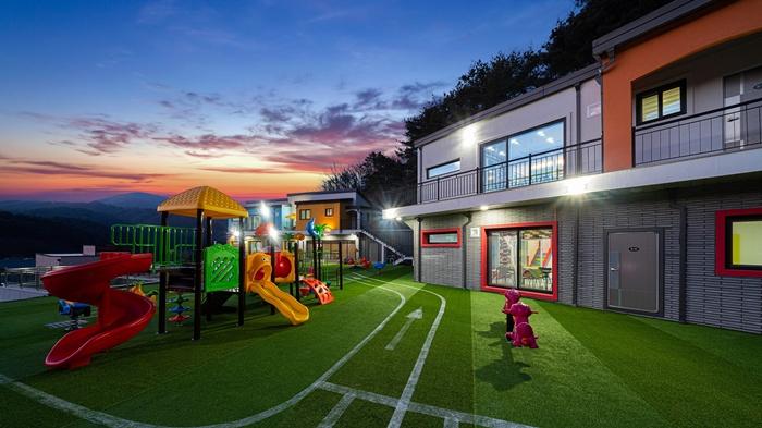 Totto Kids Pool Villa