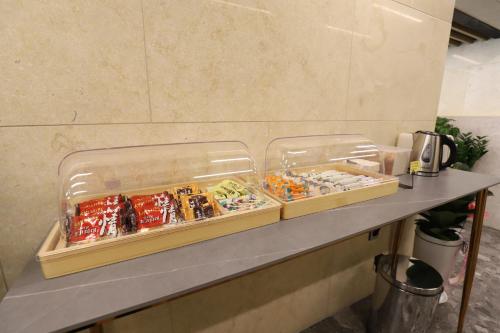 더 월 호텔 (The Wall Hotel)