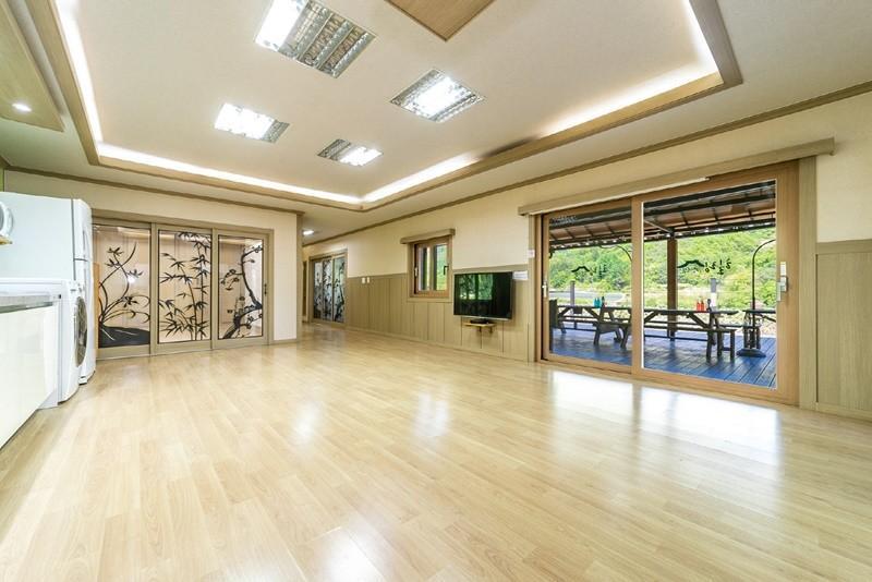 제천 월악산힐링펜션 (Jecheon Wolaksan Healing Pension)