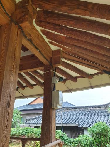 큰기와집 (Big Blue House)