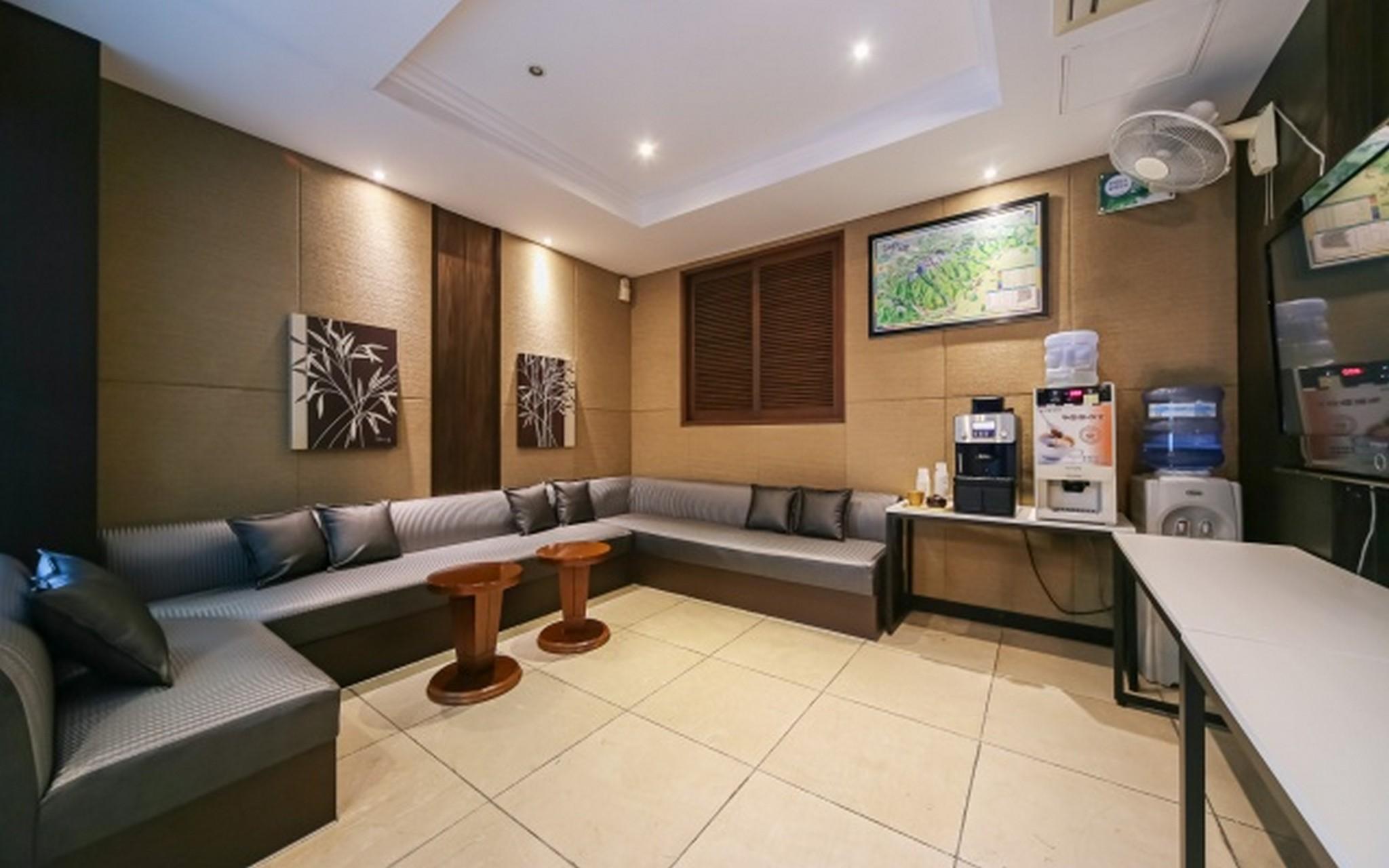 영주 호텔 위즈 (Yeongju Wiz Hotel)