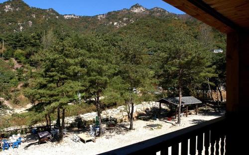 괴산 작은새재 펜션 (Goesan Jakeun Saejae Pension)