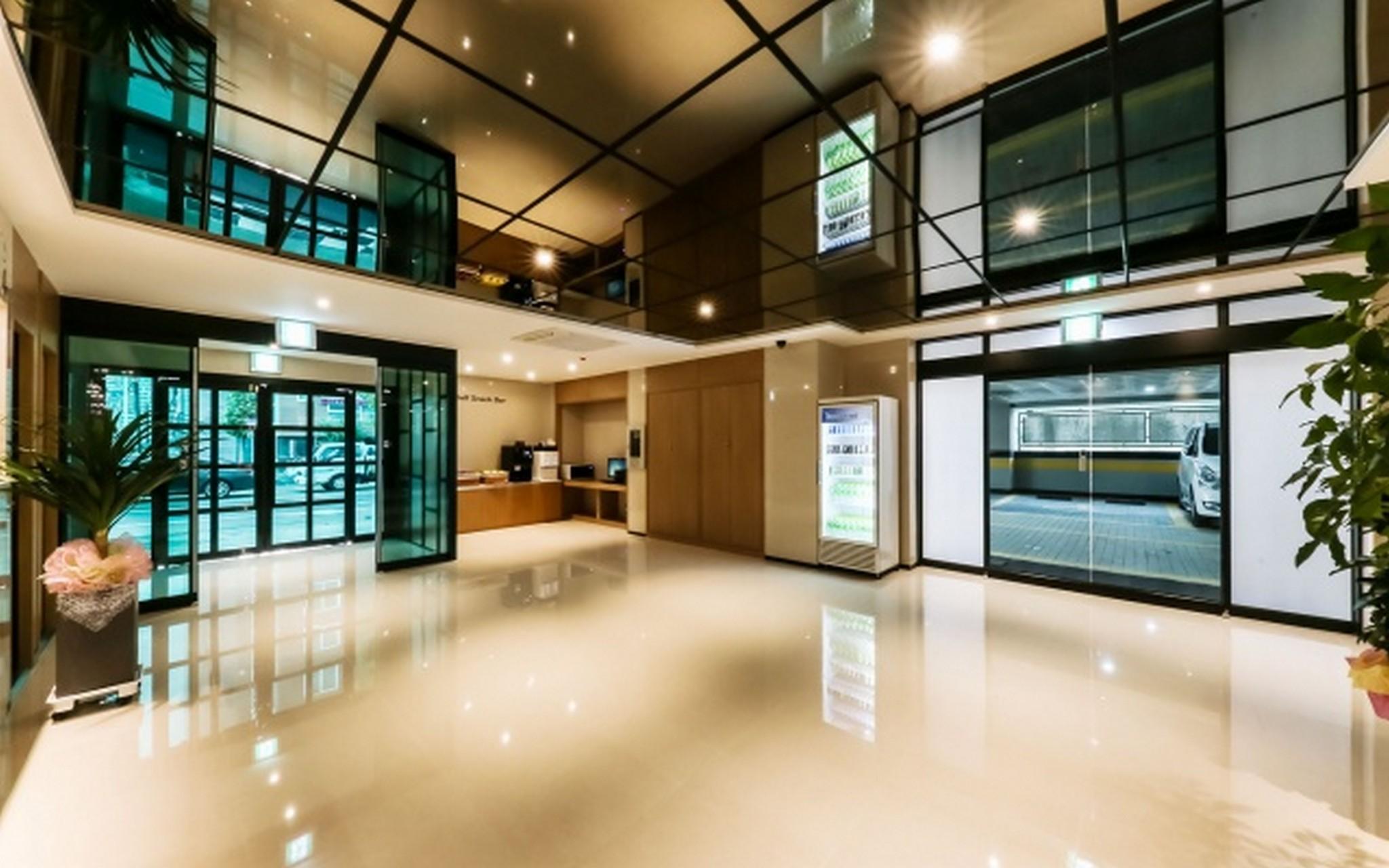 천안 성정동 월 (Cheonan Seongjeongdong Wall)