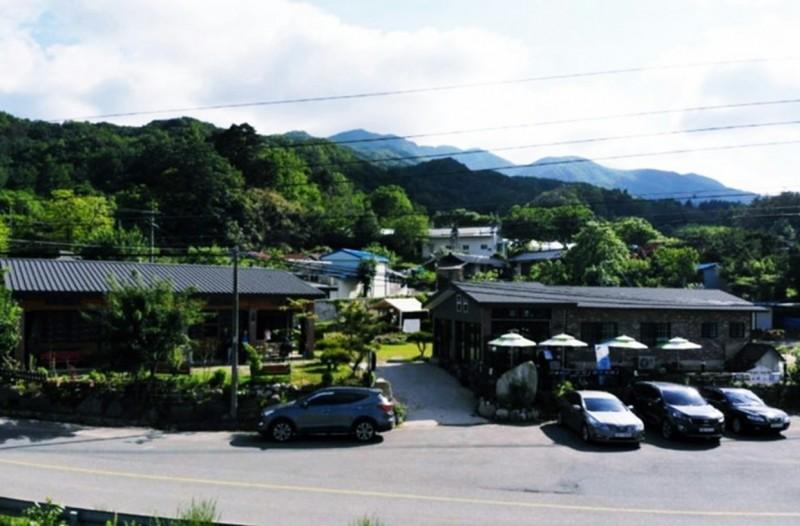 성주 솔마루펜션 (Seongju Solmaru Pension)