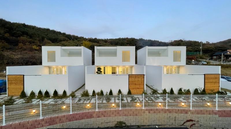 공주 화이트리풀빌라 (Princess White Leaf Villa)