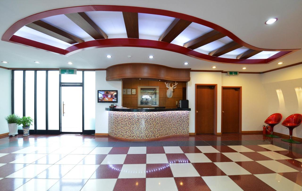 노바 모텔 (Nova Motel)