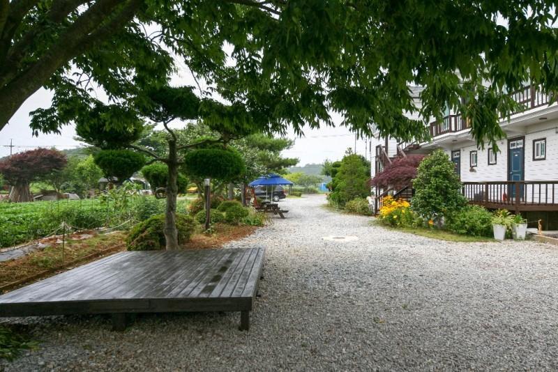 태안(안면도) 꽃지화이트펜션 (Taean (Anmyeondo) Kkotji White Pension)