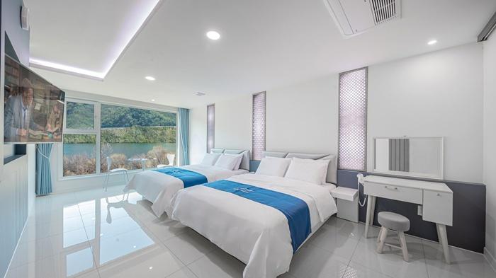 River North Pool Villa Pension