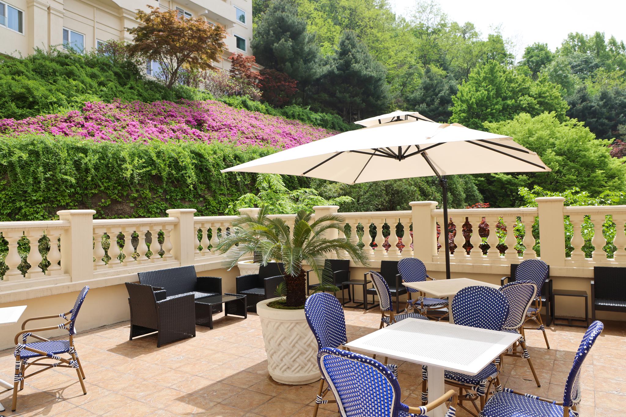 라비돌 호텔 앤 리조트, 트레이드마크 컬렉션 바이 윈덤 (La Vie Dor Hotel and Resort, Trademark Collection by Wyndham)