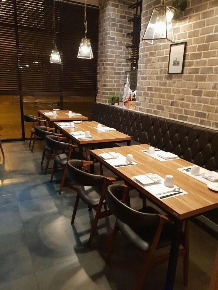 S앤 호텔 (S& Hotel)