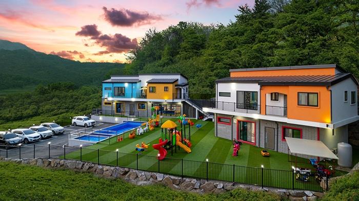 Totto Kids Pool Villa