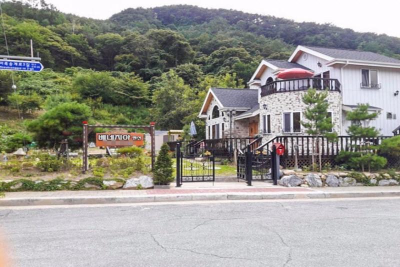 제천 베네치아펜션 (Jecheon Venezia Pension)