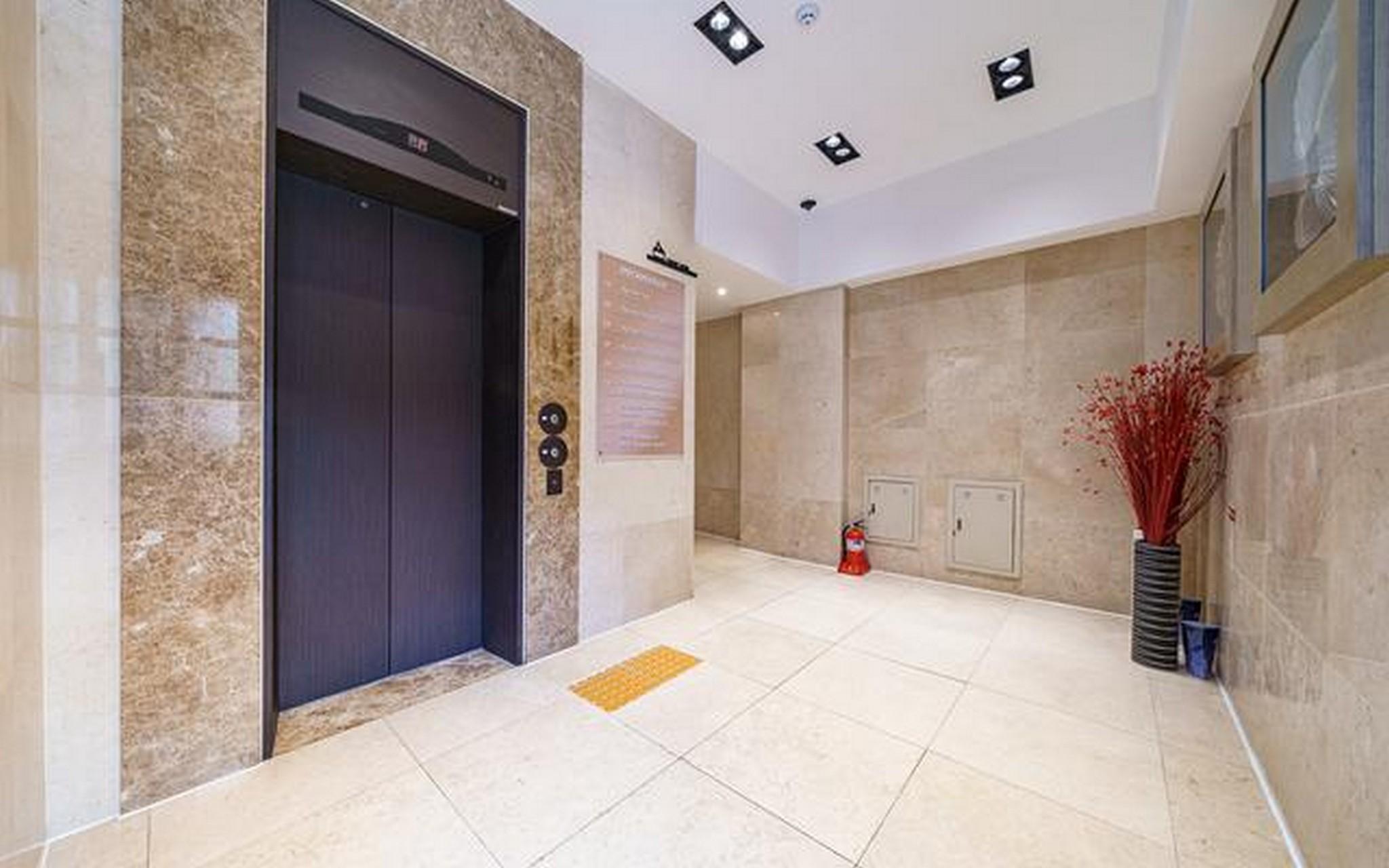 수원 시청 호텔 델 라고 (Suwon City Hall Hotel del Lago)