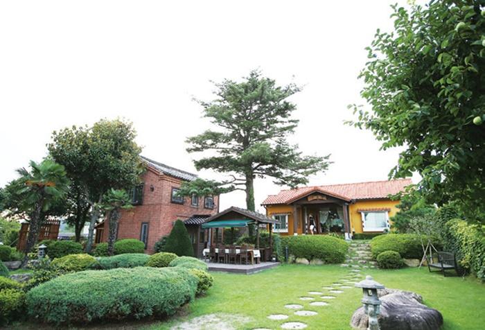 Yeongsannaru Pension