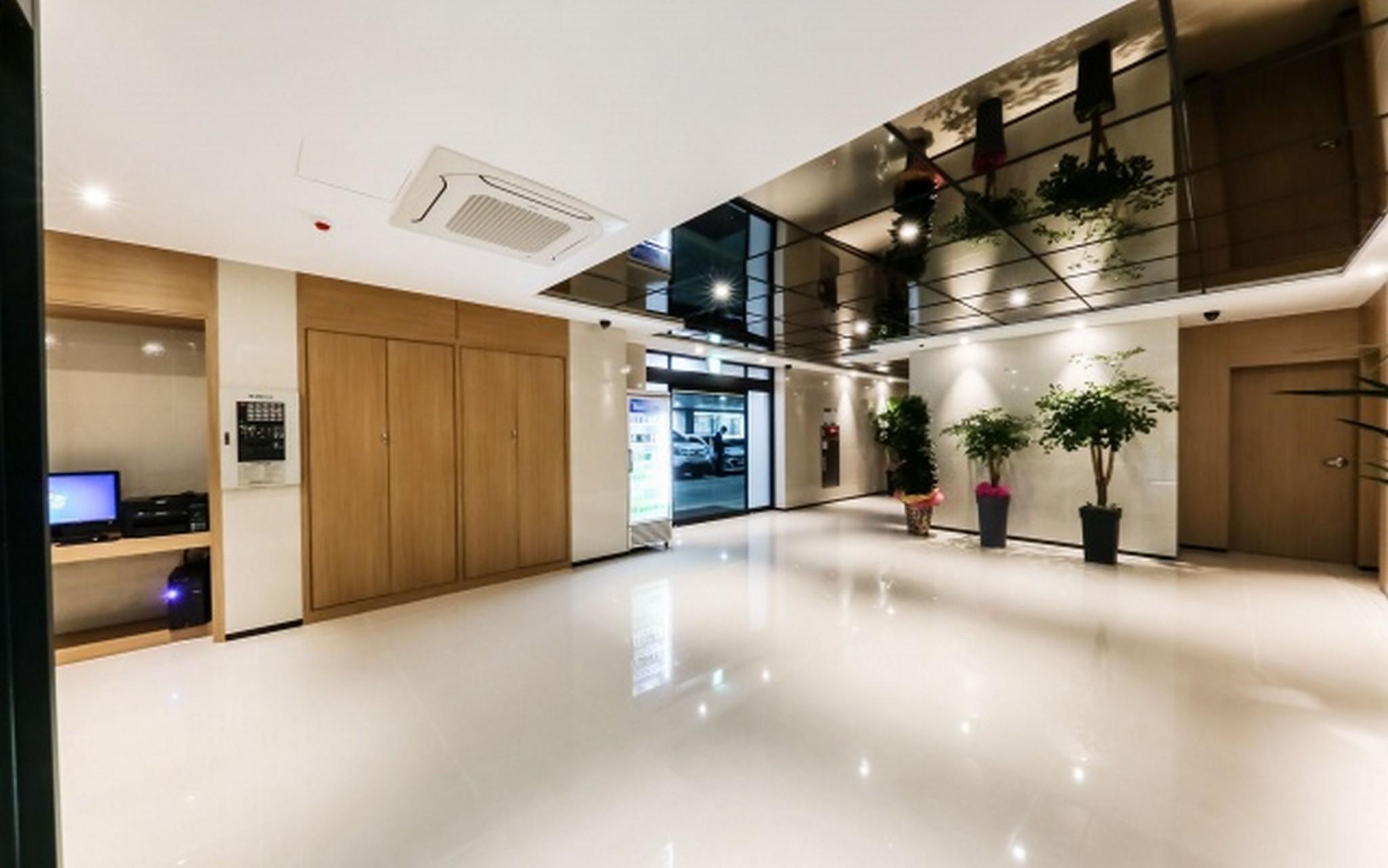 천안 성정동 월 (Cheonan Seongjeongdong Wall)