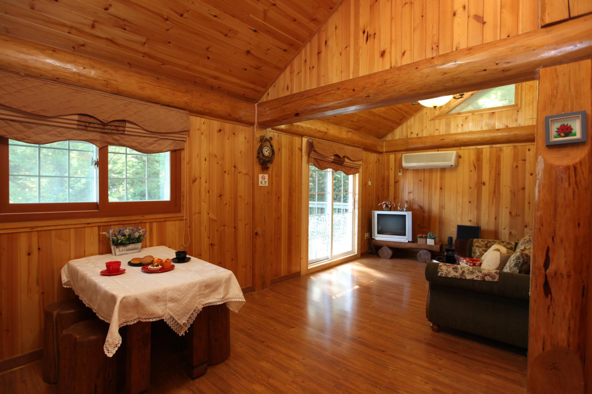 나오스 펜션 무주 (Naos Pension Muju)