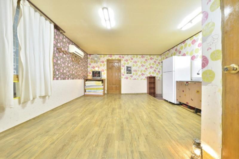 강촌 테마펜션 (Gangchon Theme Pension)