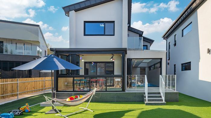 Yoon Story Kids Pool Villa