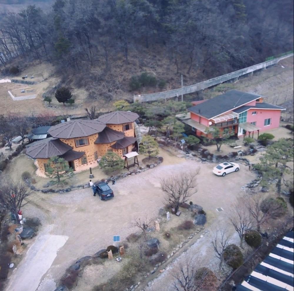 풍기 황토 펜션 (Punggi Red Clay Pension)