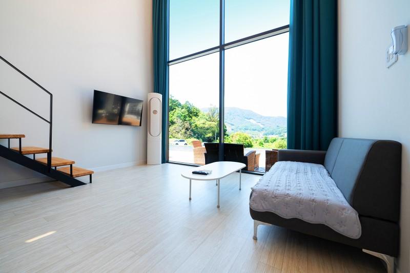 괴산 고은집펜션 (Goesan Goeunjip Pension)