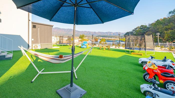 Yoon Story Kids Pool Villa