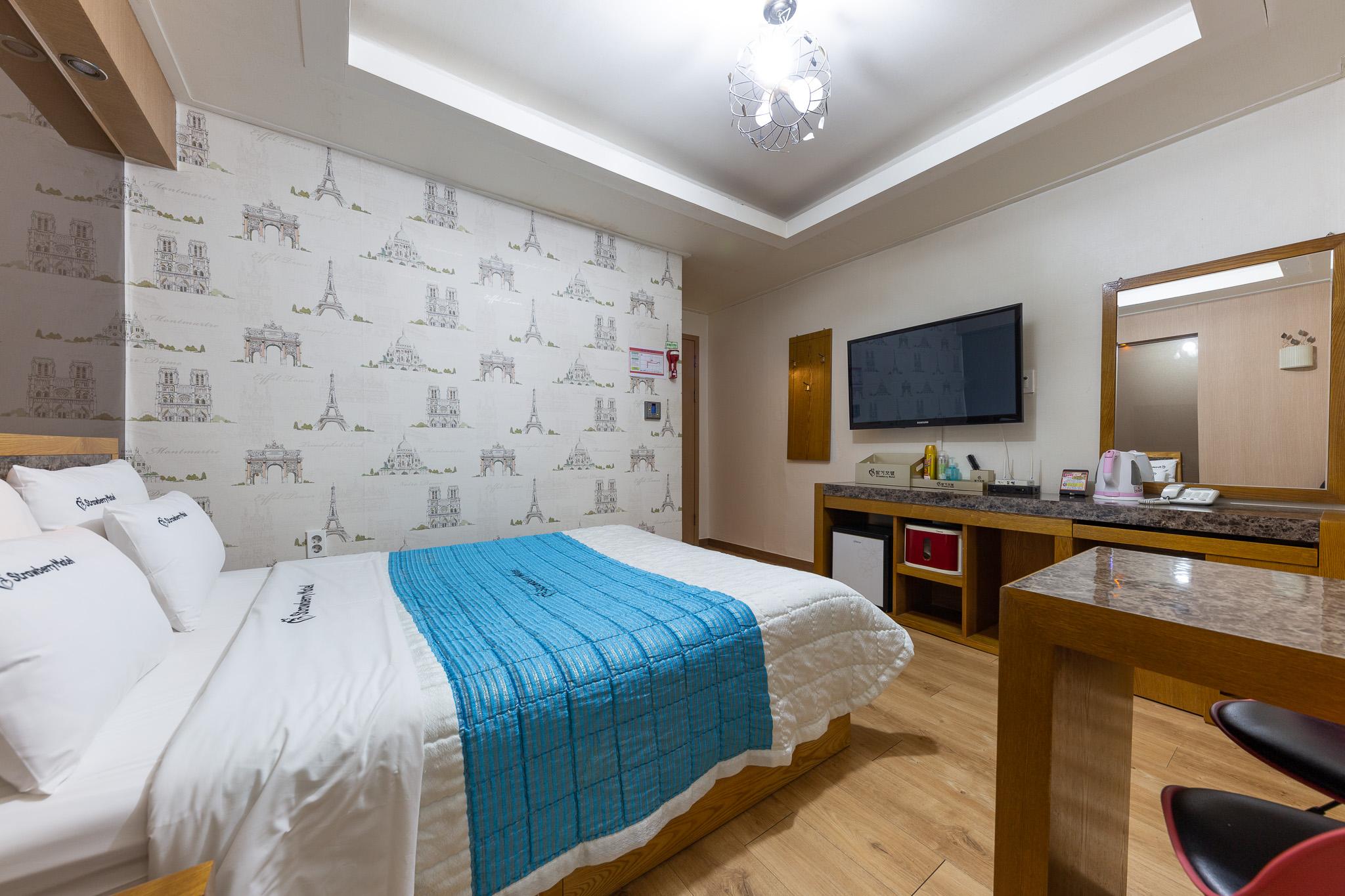 논산 딸기 (Nonsan strawberry)