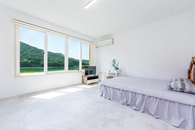 논산 대둔산수락호수펜션(구 산초의집) (Nonsan Daedunsan Surak Lake Pension (formerly Sancho House))