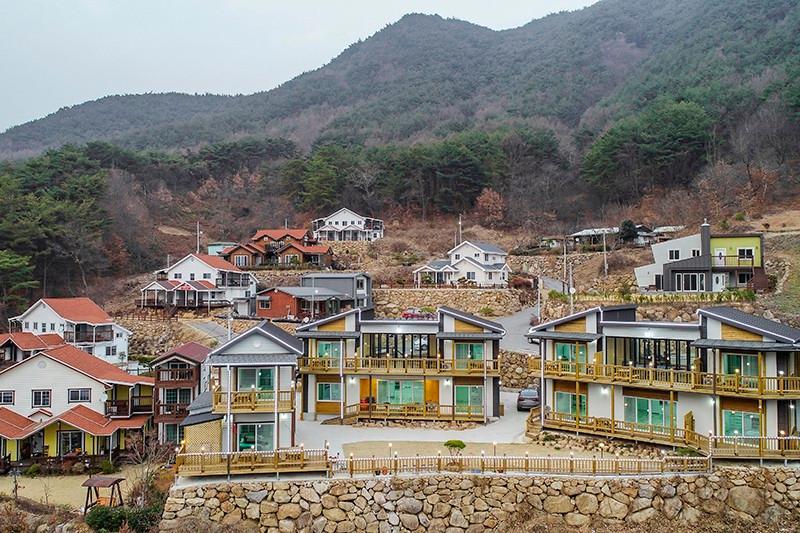 구례 섬진강나루펜션 (Gurye Seomjingangnaru Pension)