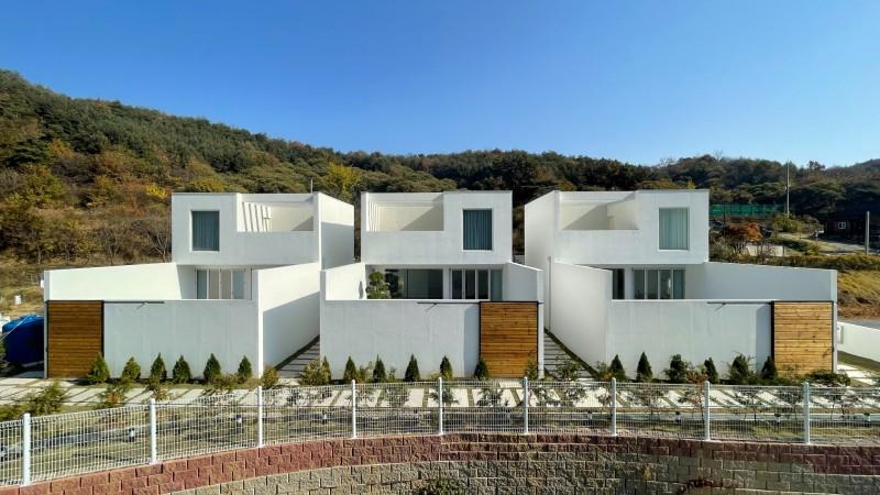 공주 화이트리풀빌라 (Princess White Leaf Villa)