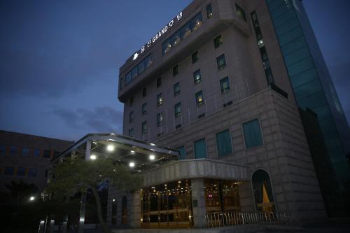 울진 그랜드 호텔 (Uljin Grand Hotel)