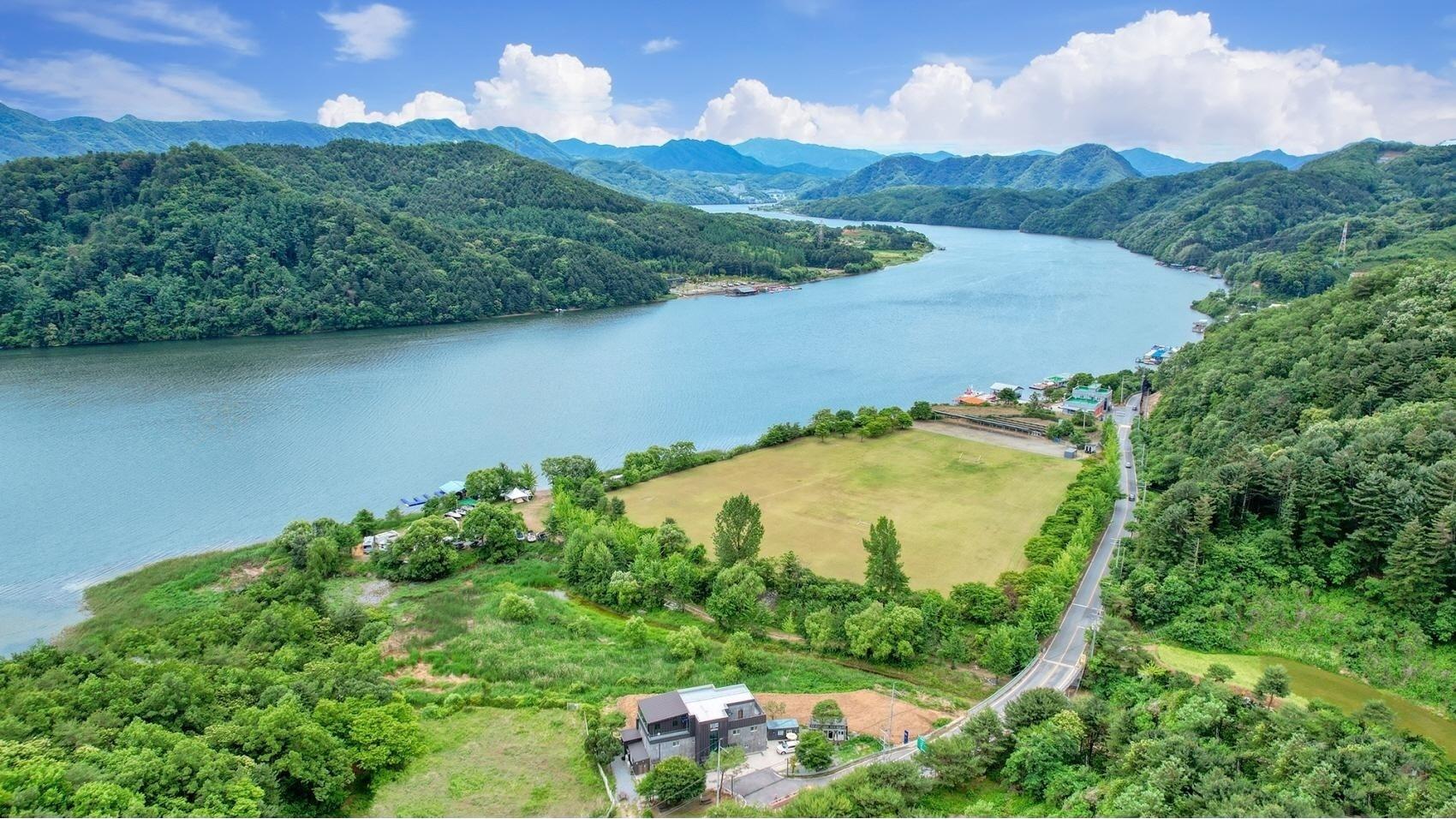 벨로시 레이크 풀빌라 (Gapyeong Belloci Lake Poolvilla)