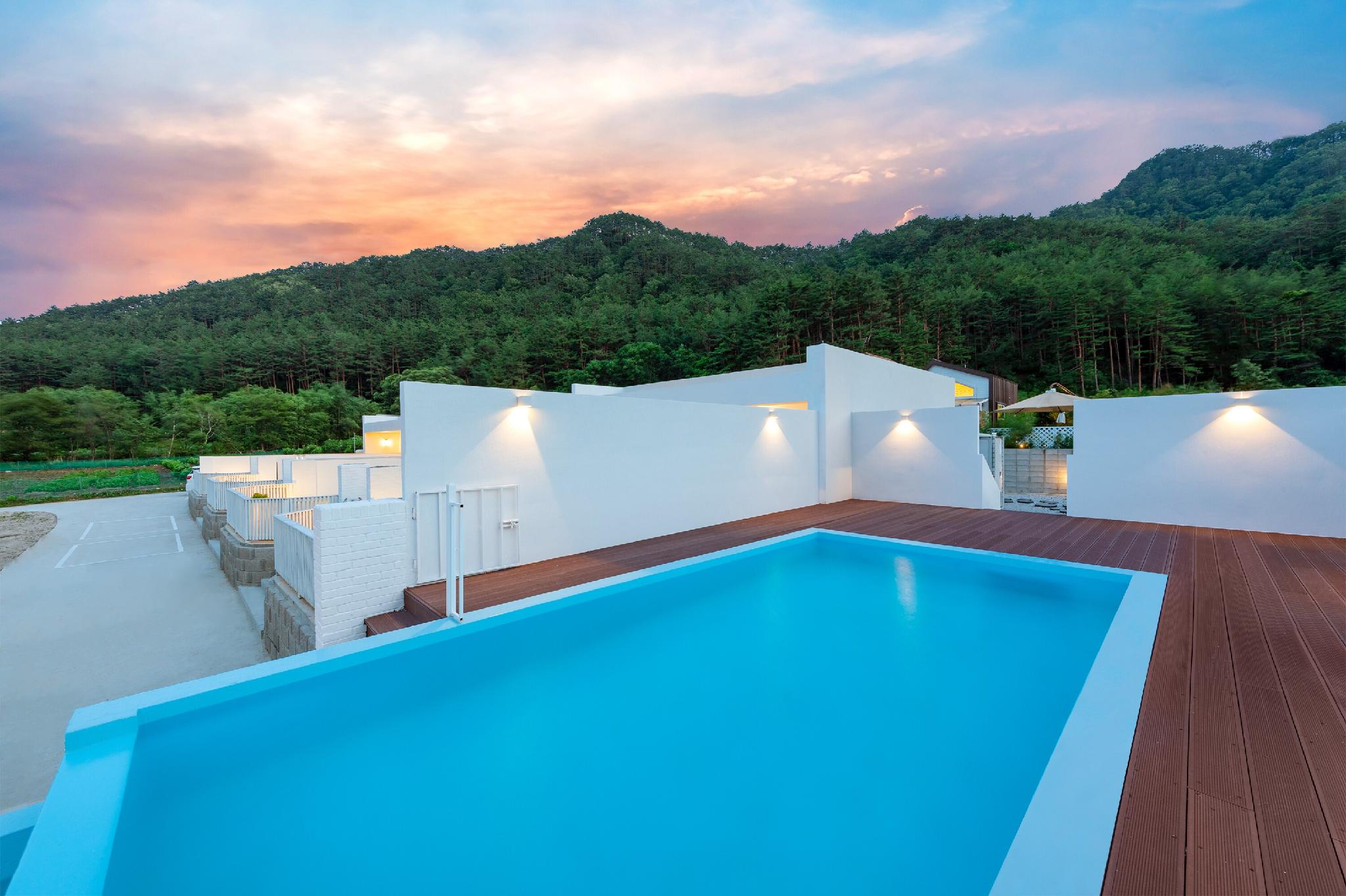 오후 세시 (Gangneung 3PM Pension)