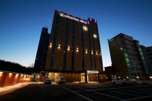 호텔 골든 힐 (Hotel Golden Hill)