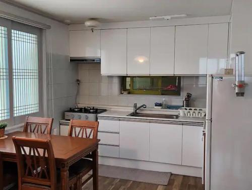 구절초 게스트하우스 (Gujeolcho Guesthouse)