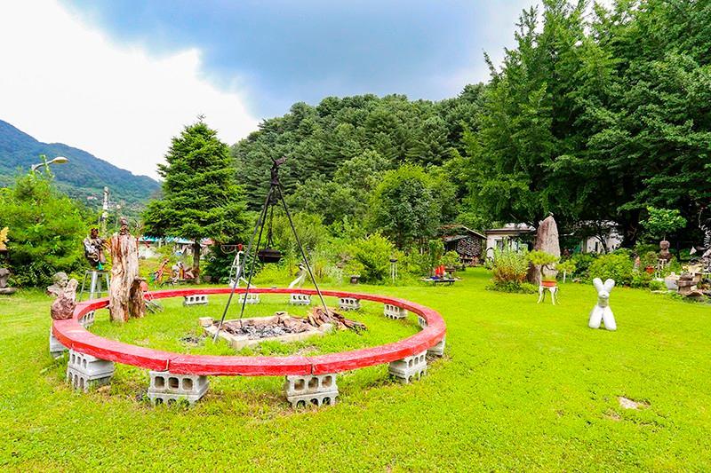 가평 시간이멈춘마을펜션 (Gapyeong Sigani Meomchun Maeul Pension)