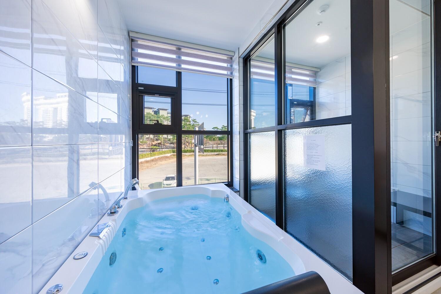 강릉 니시스파펜션 (Gangneung Nishi Spa Pension)