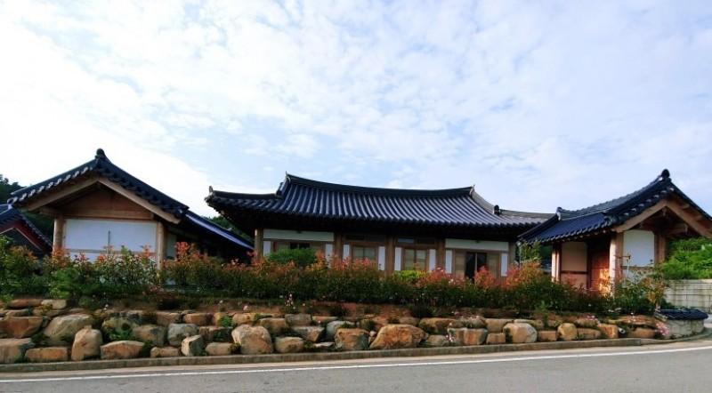 완도 우리한옥민박펜션 (Wando Woori Hanok Pension)