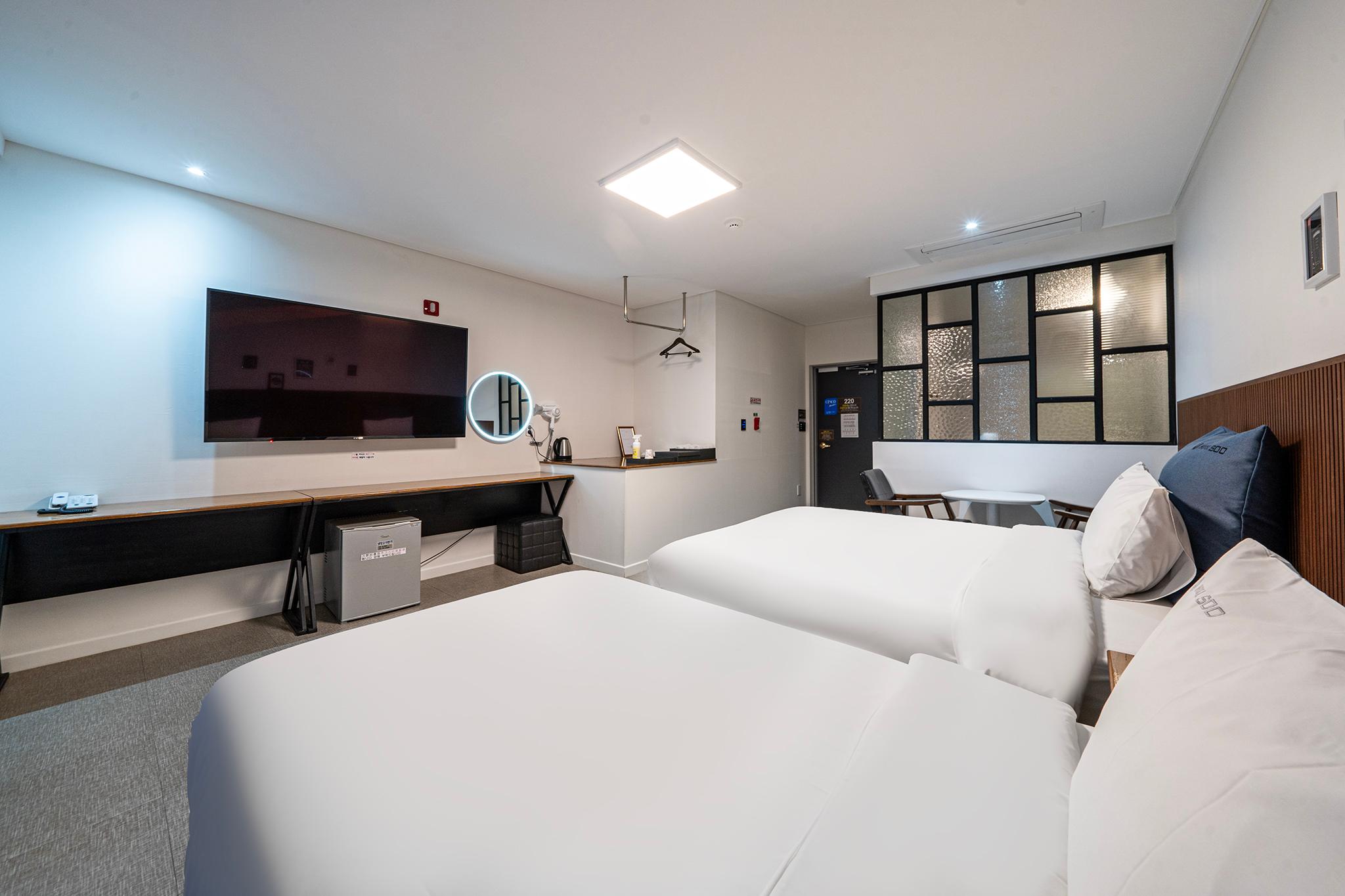 영동 수 무인호텔 (Yeongdong Su Self Check-in Hotel)