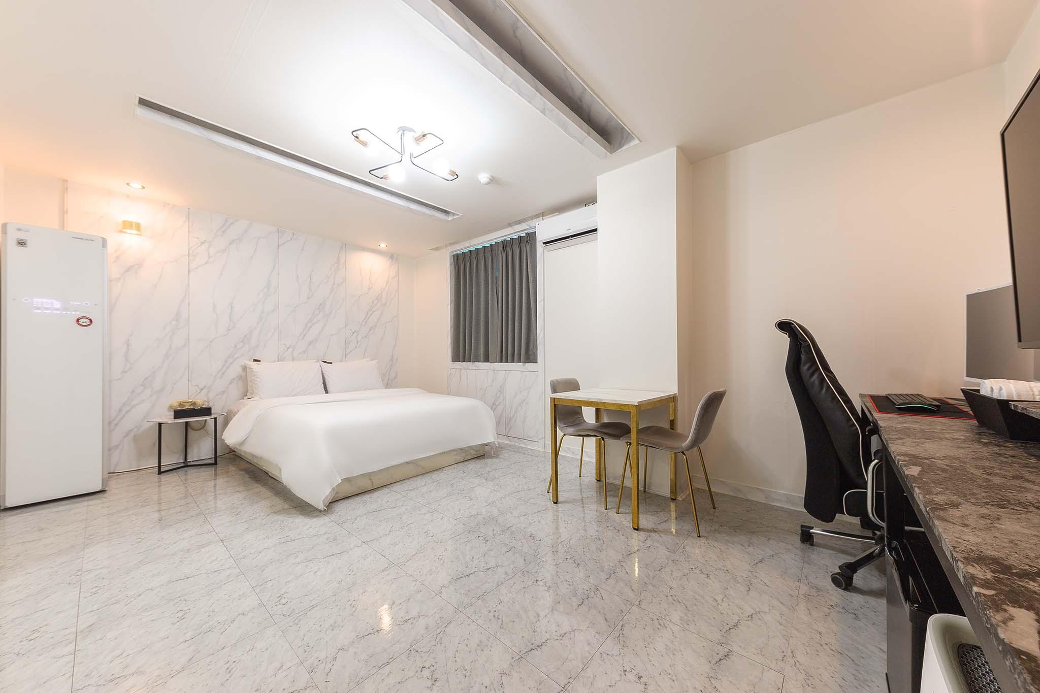 군산 THE BRIDGE HOTEL (Gunsan THE BRIDGE HOTEL)