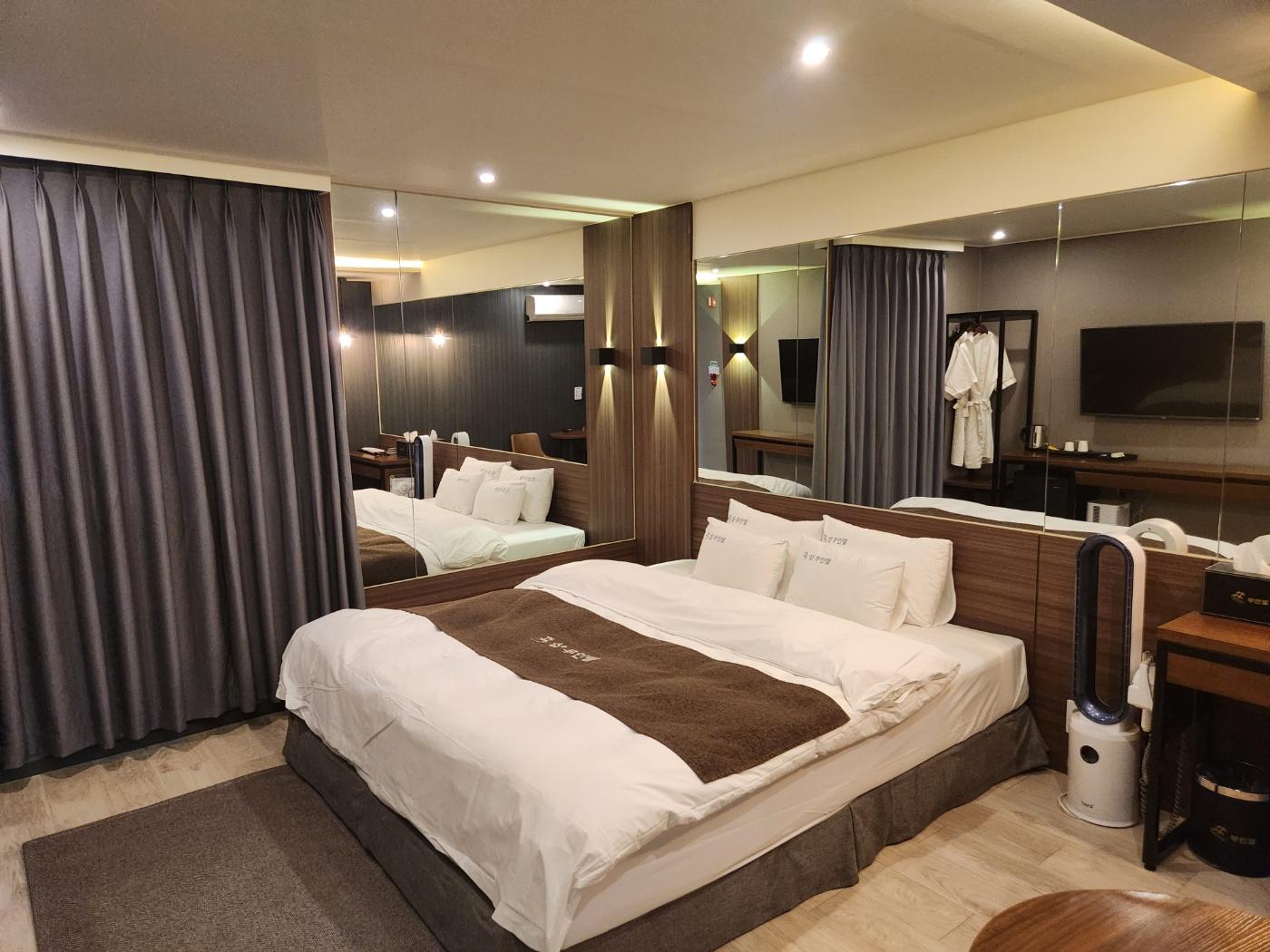 충주 샵 무인텔 (Chungju Sharp Self check-in Motel)